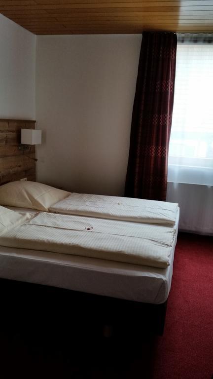 Hotel Alte Krone ทือบิงเงิน ภายนอก รูปภาพ
