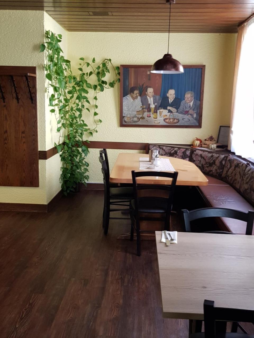 Hotel Alte Krone ทือบิงเงิน ภายนอก รูปภาพ